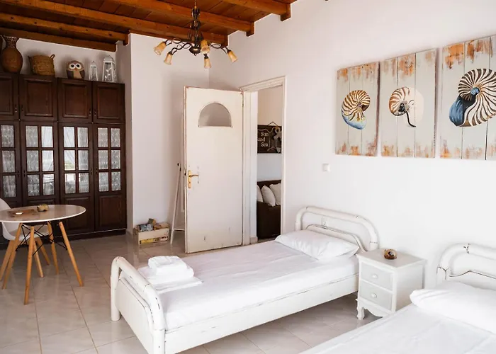 The House νάξος *